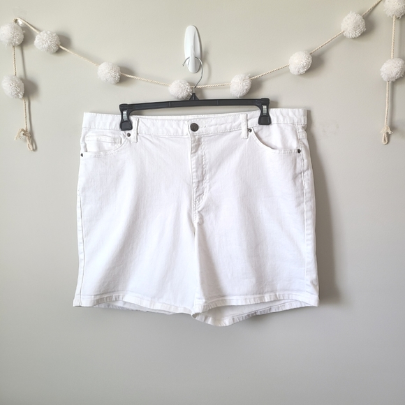 Fashion to Figure Pants - Fashion To Figure White Jean Shorts Size 22